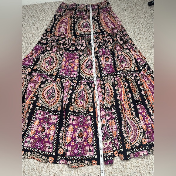Andrew & Co Black and Pink Paisley Maxi Skirt size M - Picture 4 of 5